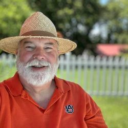 Larry Ninas headshot